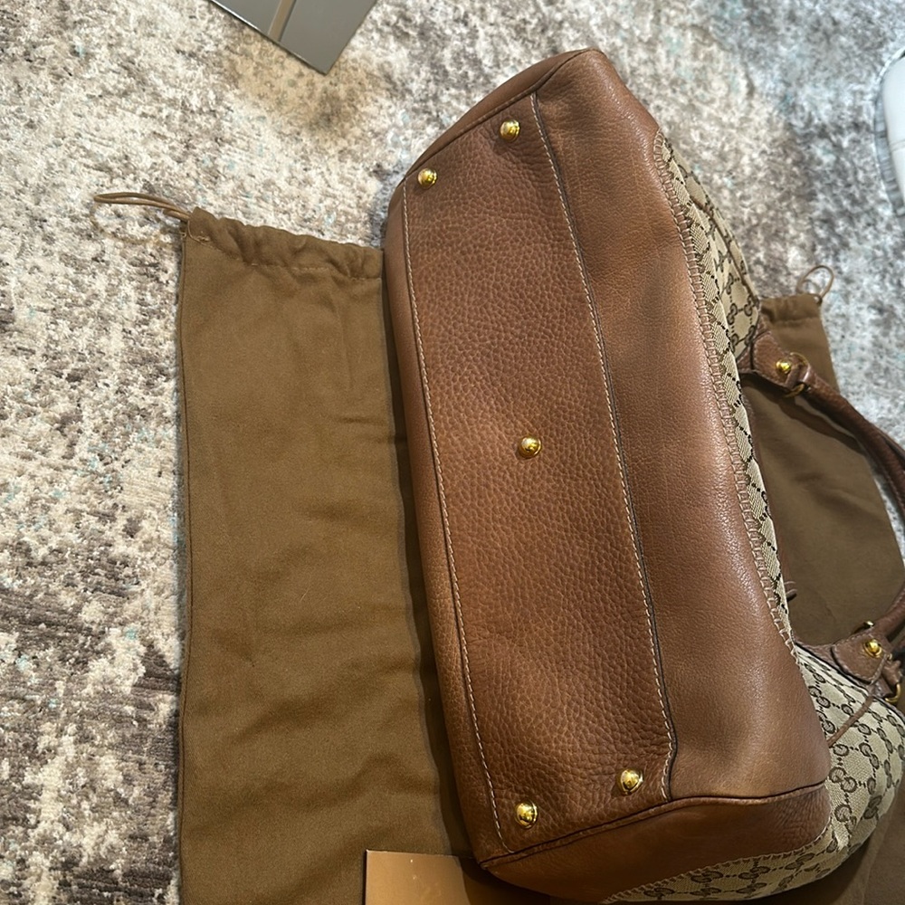 Vintage Gucci New Pelham Large Shoulder Bag w/ Gold Hardware - Picture 13 of 14